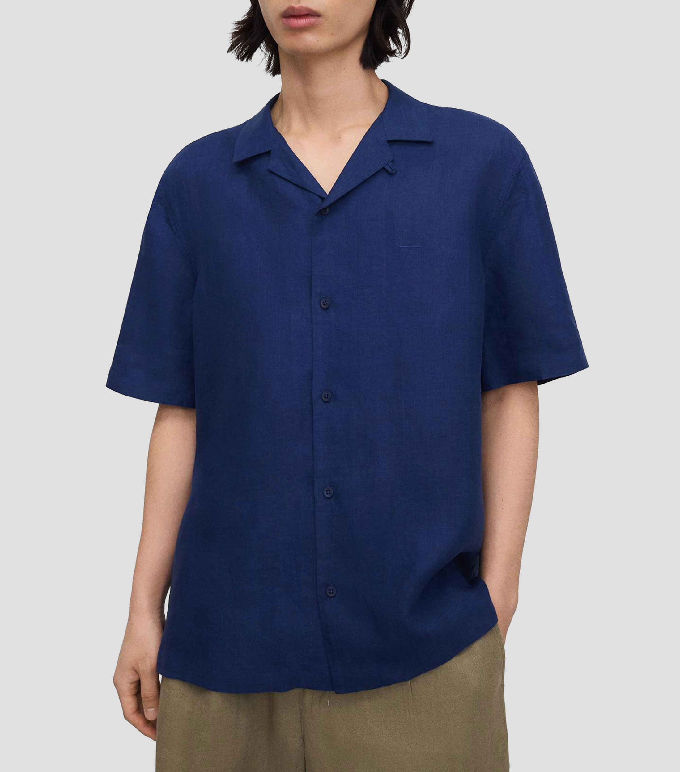 Camisa lisa en lino con manga corta Hombre